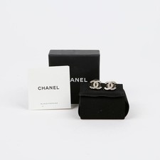 CHANEL CC Logo Cubic Ohrringe 152599585