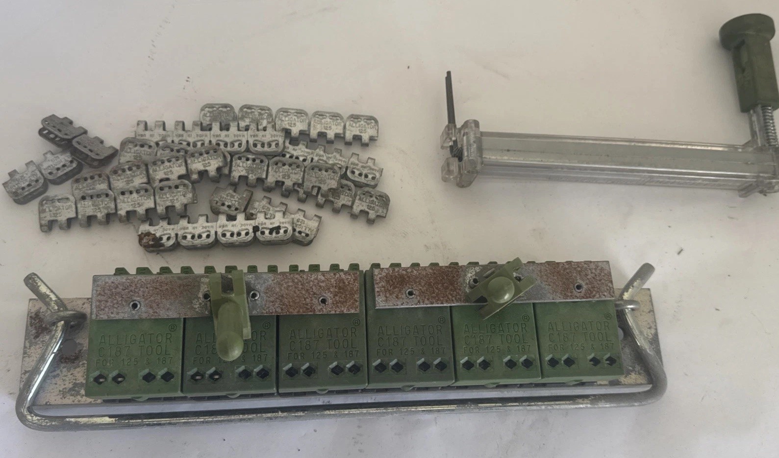 USED ALLIGATOR C187 BELT LACING INSTALLATION TOOL FOR 125 & 187 With Dispenser