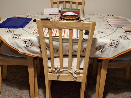 Light Oak Extendedle  Dining Table And 4 Chairs