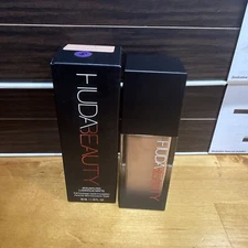 Huda Beauty FauxFilter Luminous Matte Liquid Foundation Peaches N Cream 245B