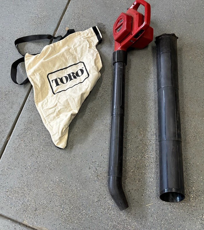 Toro Rake O Vac 550 TBX Blower and Vaccum--Used