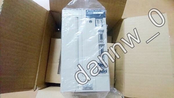 New in box Yaskawa SGDS-20A12A Servo Drive Free fast shipping