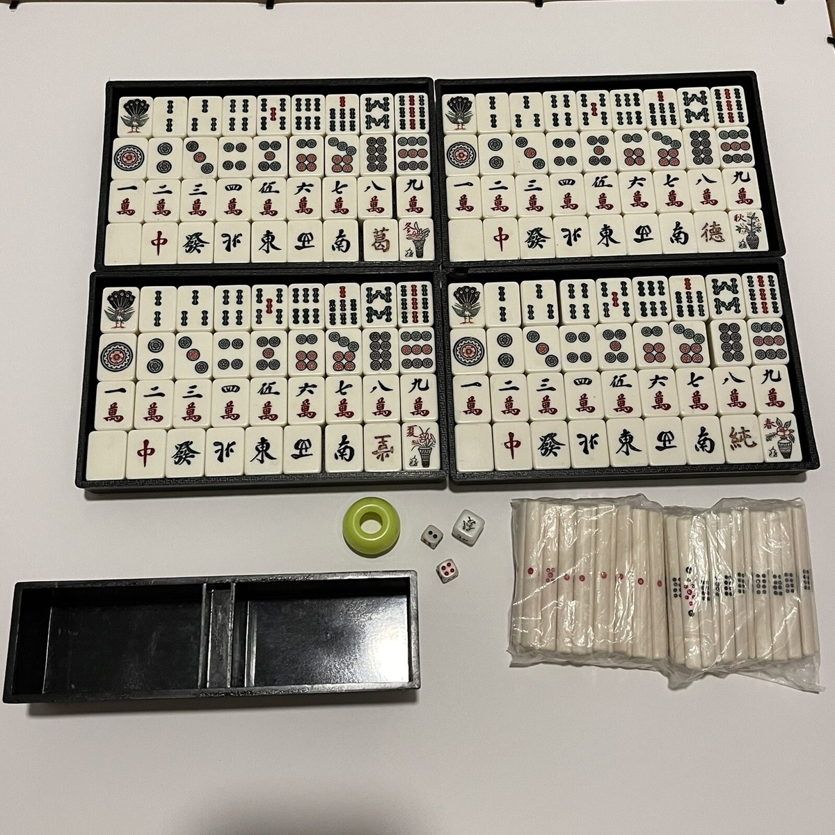 Portable Vintage MAHJONG Game Chinese Dominos. 144 Bamboo Bone