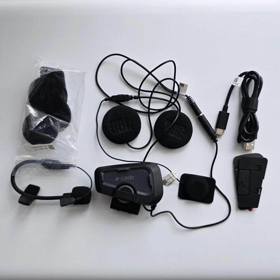 Cardo Freecom 4X Motorcycle Bluetooth Communicator - Rider-to-Rider Intercom - Image 2 of 4