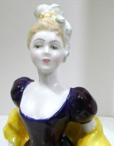 Royal Doulton Figure Loretta HN 2337 1965 Bone China - Picture 1 of 7