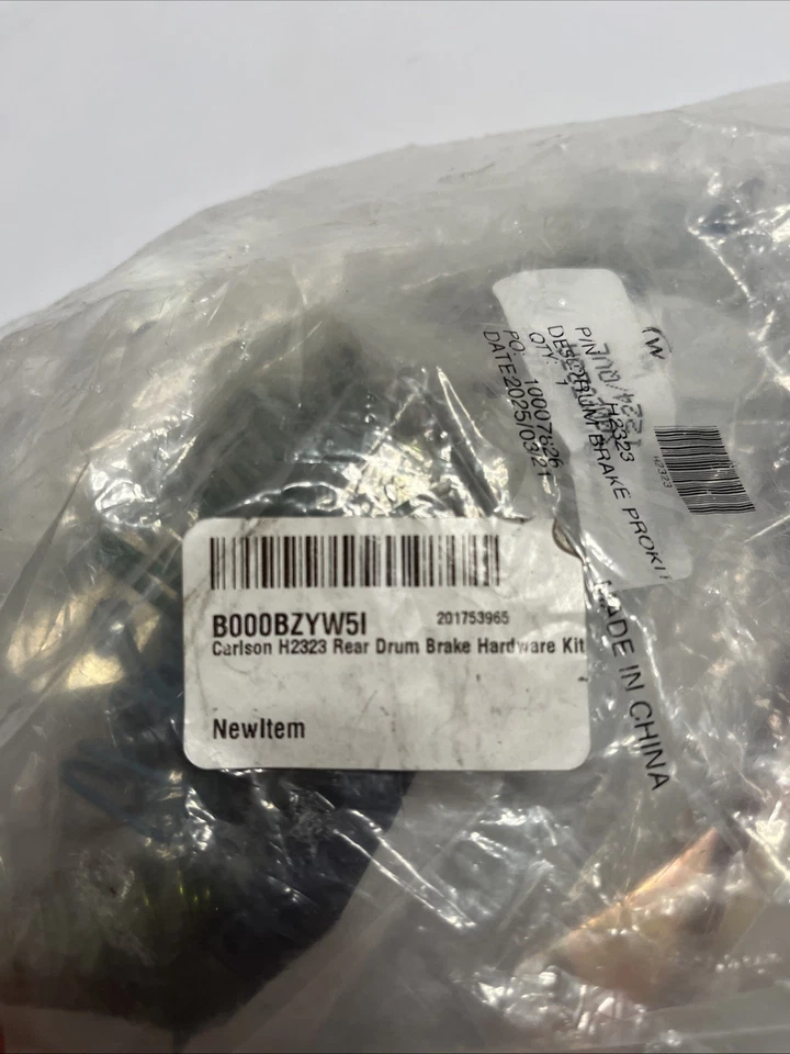 NUEVO Kit de herrajes de freno de tambor trasero Carlson H2323 Foto 2 de 4