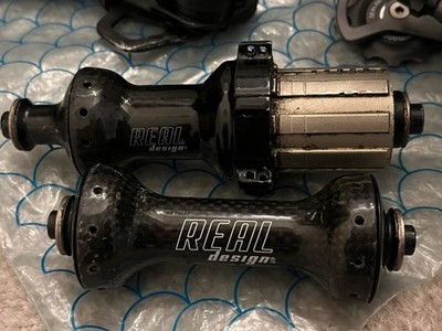 Real Design Carbon Naben - 24/20h 130/100mm QR Straight Pull