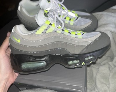 Nike Air Max 95 TT Herren Sneaker EU 39 Grau/Schwarz/Grün MPN 554970071