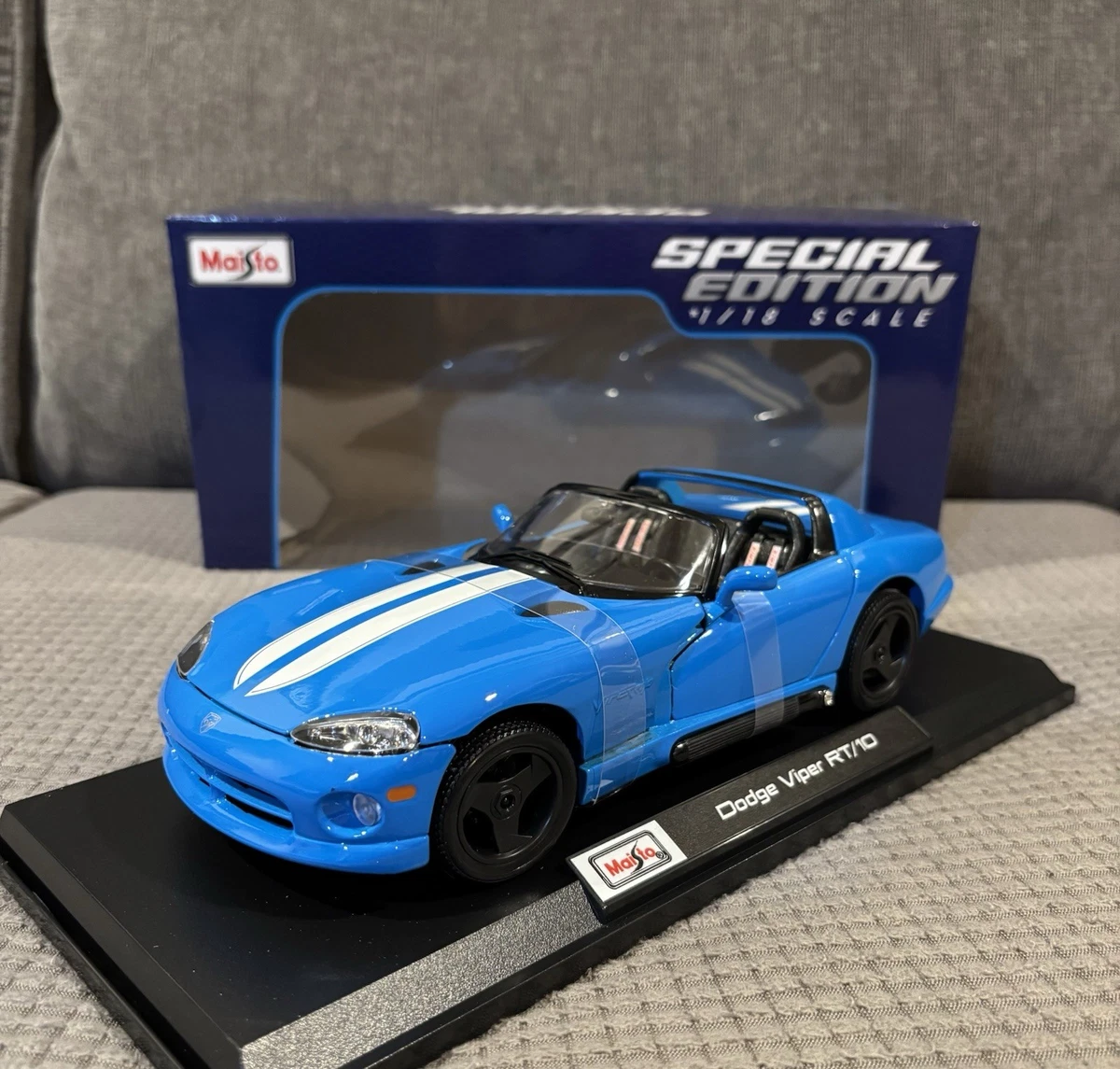 マイスト ダッジ・バイパーRT/10 1/24 Maisto Dodge Viper RT/10 1/24