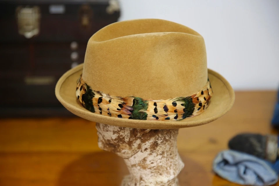 VTG Felt Velour Hat Fedora Feather Band CANADA 7 1/8 Gold Tan Pheasant - Image 4 of 4