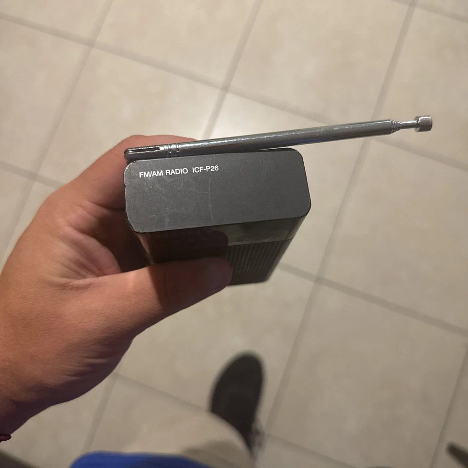 Sony Portable AM/FM Radio with Extendable Antenna - Image 2 of 4