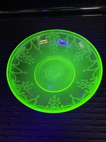Green Uranium GLOW Depression Glass "Cameo" Bowl