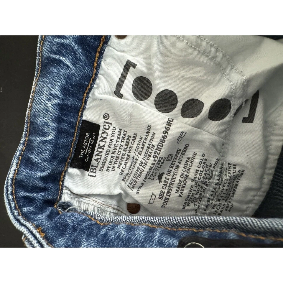 Pantalones cortos de mezclilla Blank Nyc para mujer 27 The Astor bordados Sun Rainbow Pride Foto 3 de 4