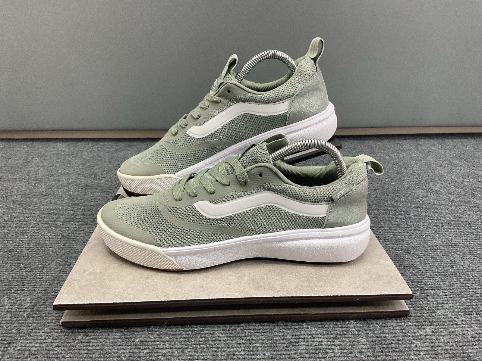 Vans Ultrarange Ultracush Sneakers Shoes Women’s 8.5 Men’s 7