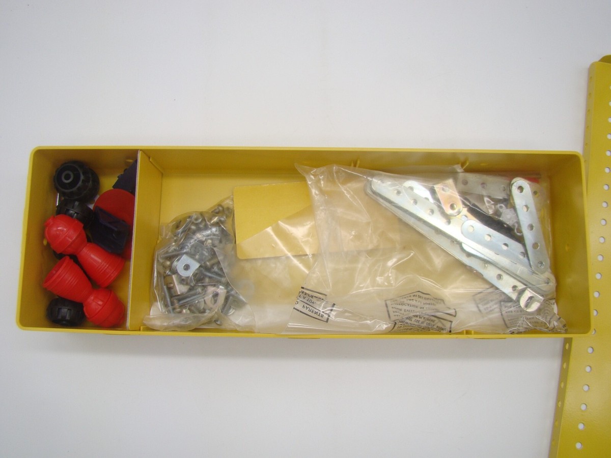 Meccano - Vintage Meccano Set A 086400 was sold for 1.00 on 29 Jan at