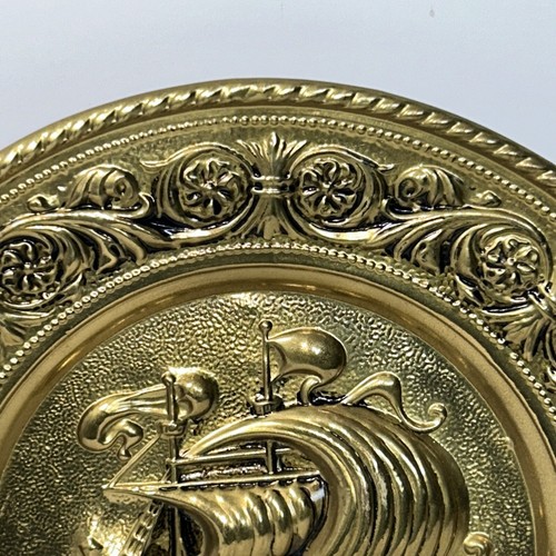 Vintage light weight Copper charger tray with galleon ship design 12” - Picture 3 of 9