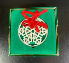 Lenox Snowflake Ornament - Snow Star, w/gold trim