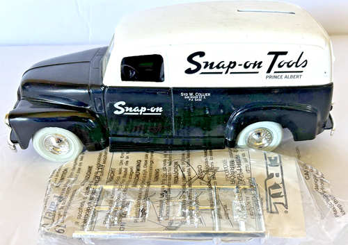 SNAP ON TOOLS 1951 PRESSOFUSO GMC PANNELLO CAMION COIN BANK ERTL 1996 ECCELLENTE - Foto 3 di 13