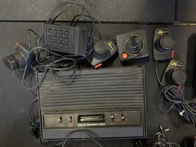 Atari 2600 Console Lot Untested