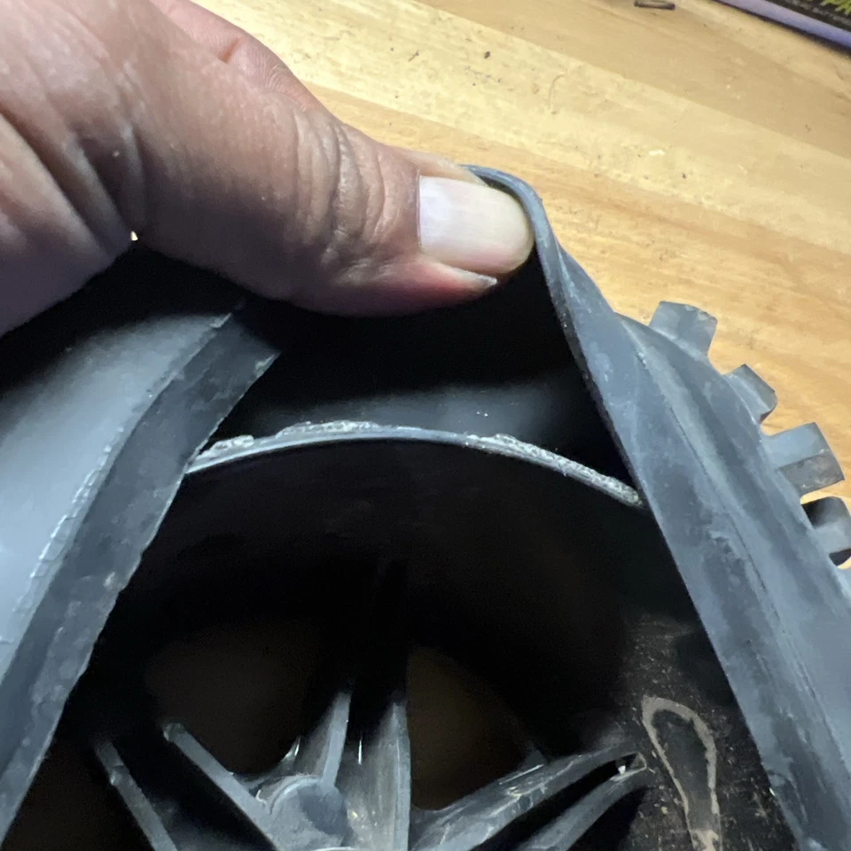Duratrax Damaged Tire Rim No Foam need repair  - Image 3 of 4