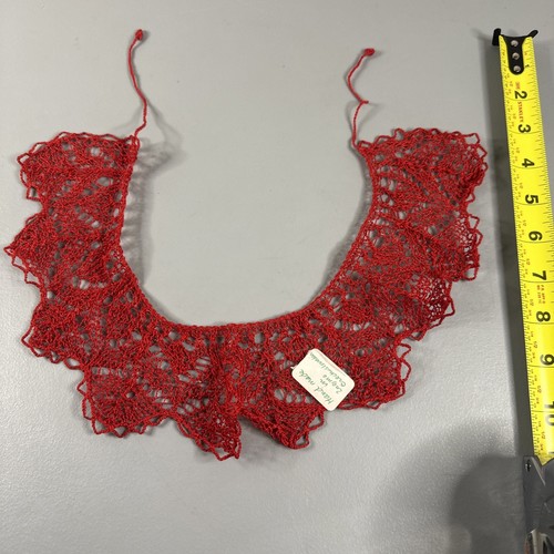 Vintage Handmade Red Crochet Lace Collar – Znojmo Czechoslovakia Folk Costume - Picture 2 of 4
