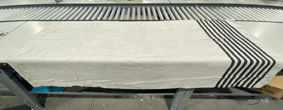 MADISON PARK FABRIC SHOWER CURTAINS 底部横纹条纹 2 PK - 灰色/黑色 — 第 3/4 张图片