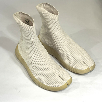 NEW ILYSM Tabi Sock Boot M 6/W 7.5 Metallic White Nougat Unisex Split Toe Knit