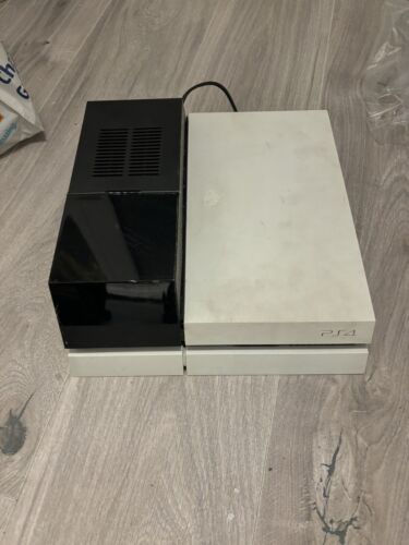 PlayStation 4, PS4 Console, White - Console ONLY *Firmware 9.00* With 3.5 Hd 2tb - Picture 2 of 2