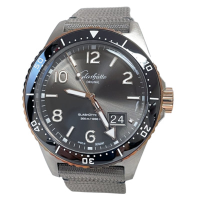 Glashutte Original SeaQ Panorama Date Steel & Rose Gold 1-36-13-04-91-34