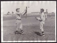 1930 DAZZY VANCE Brooklyn Dodgers Hall of Famer Vintage Baseball Photo
