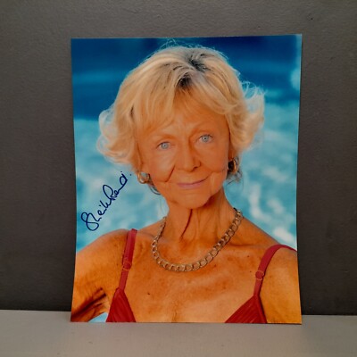 Sheila Reid handsigniertes Foto 10 x 8 Zoll Benidorm Madge Harvey ITV tolles Geschenk