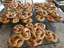 Soft Pretzels Baked  Fresh and Shipped the same day 10 Flavors