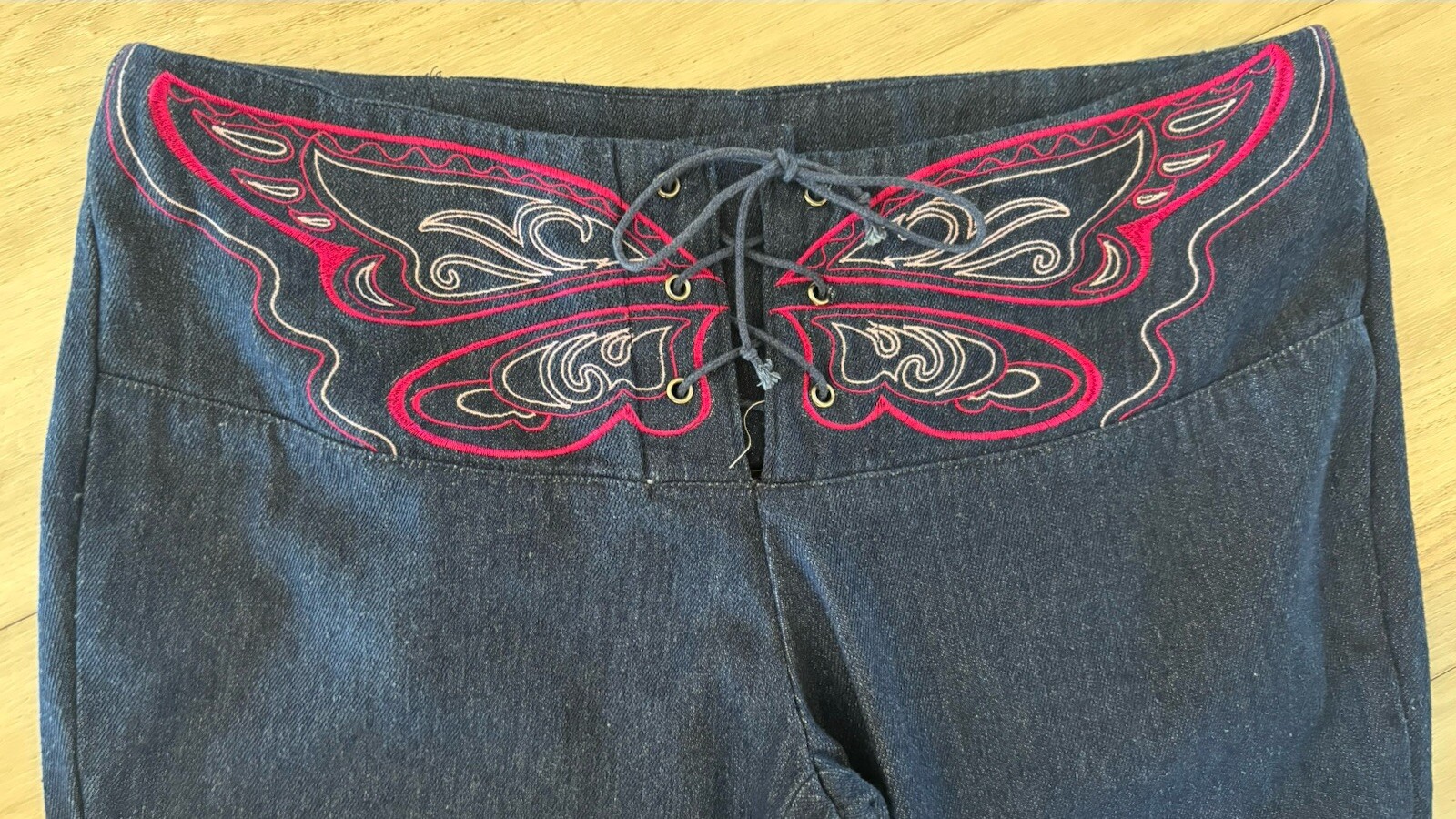 Picture 2 of 6