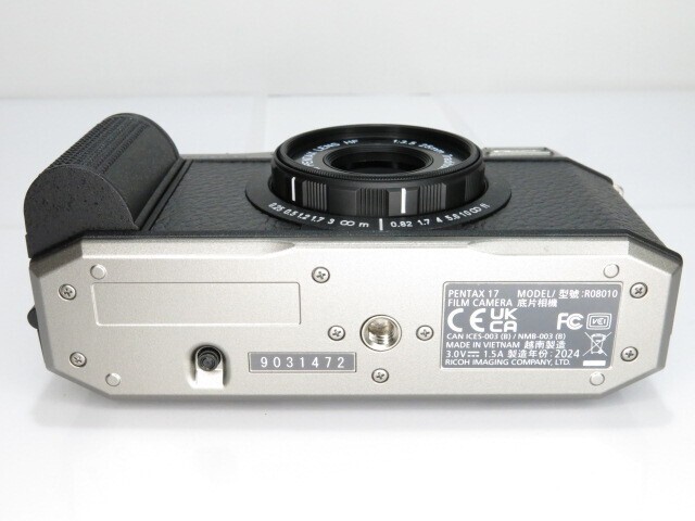 新品同様 Pentax 17 Dark Silver Film Camera Pentax 17 Half-Frame Film Camera - Dark Silver | Woodland