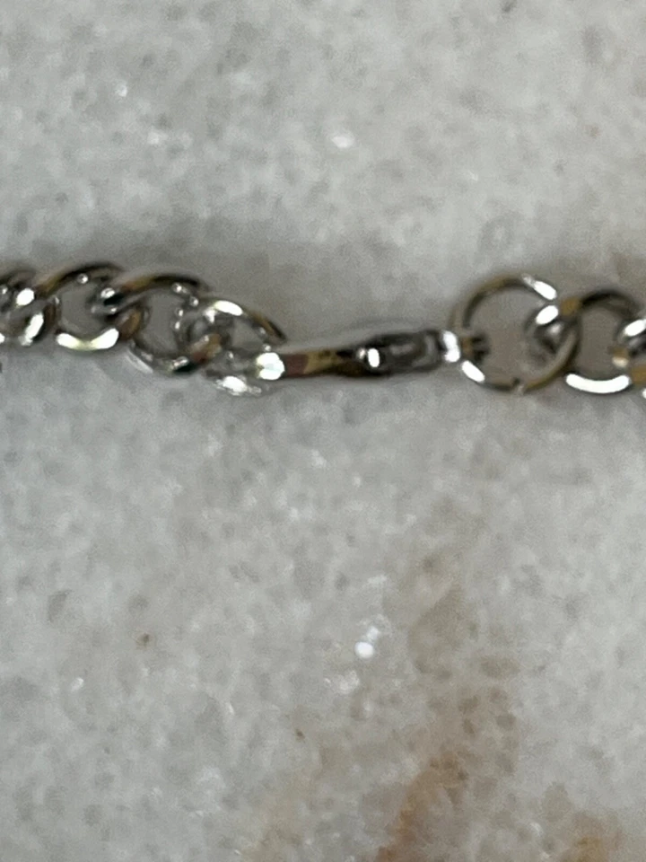 "Pulsera vintage con nombre ID Katie tono plata enchapada en rodio 8"" Disney Mickey Mouse" Foto 4 de 4