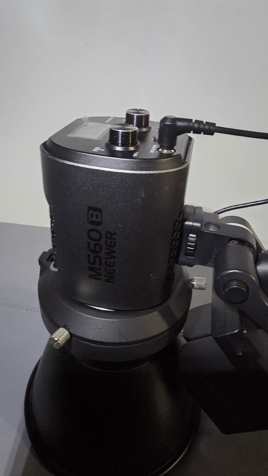 NEEWER MS60B 65W LED Light w/App, Bowens Mount, 2700K-6500K, Silver