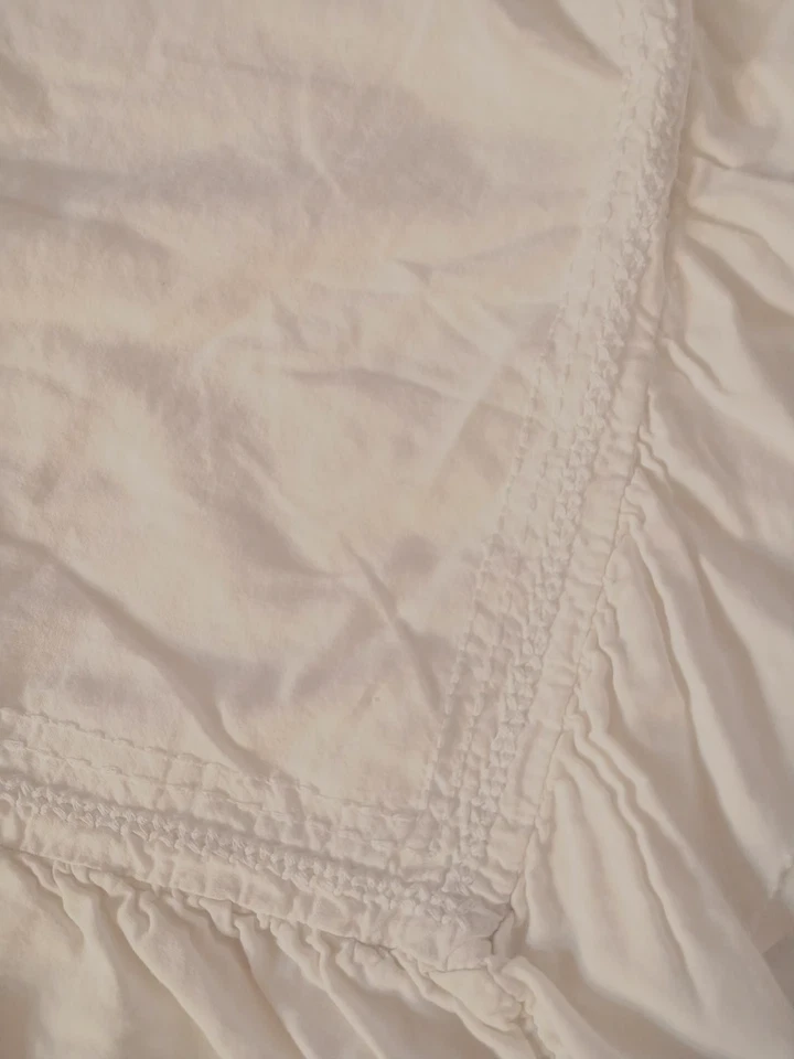 POTTERY BARN RUFFLED CROCHET BORDER WHITE SOFT COTTON SET OF 2 PILLOW SHAMS - Image 2 of 2