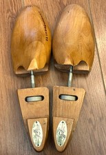 Johnson  Murphy Cedar Wood Medium Wooden Shoe Tree Stretcher Adjustable 9 B