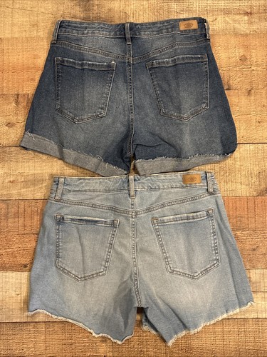 Women's "SOFIA, Sofia Vergara" LILA Short" Distressed Denim Shorts; Size 6 Lot 2 - Foto 4 di 6