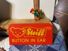 Steiff Rooster 7240/08 colors green,orange red with yellow tag in Ex. Cond.