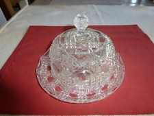 CLOCHE A FROMAGE ET SON PLATEAU CRISTAL MODELE PIERRERIES