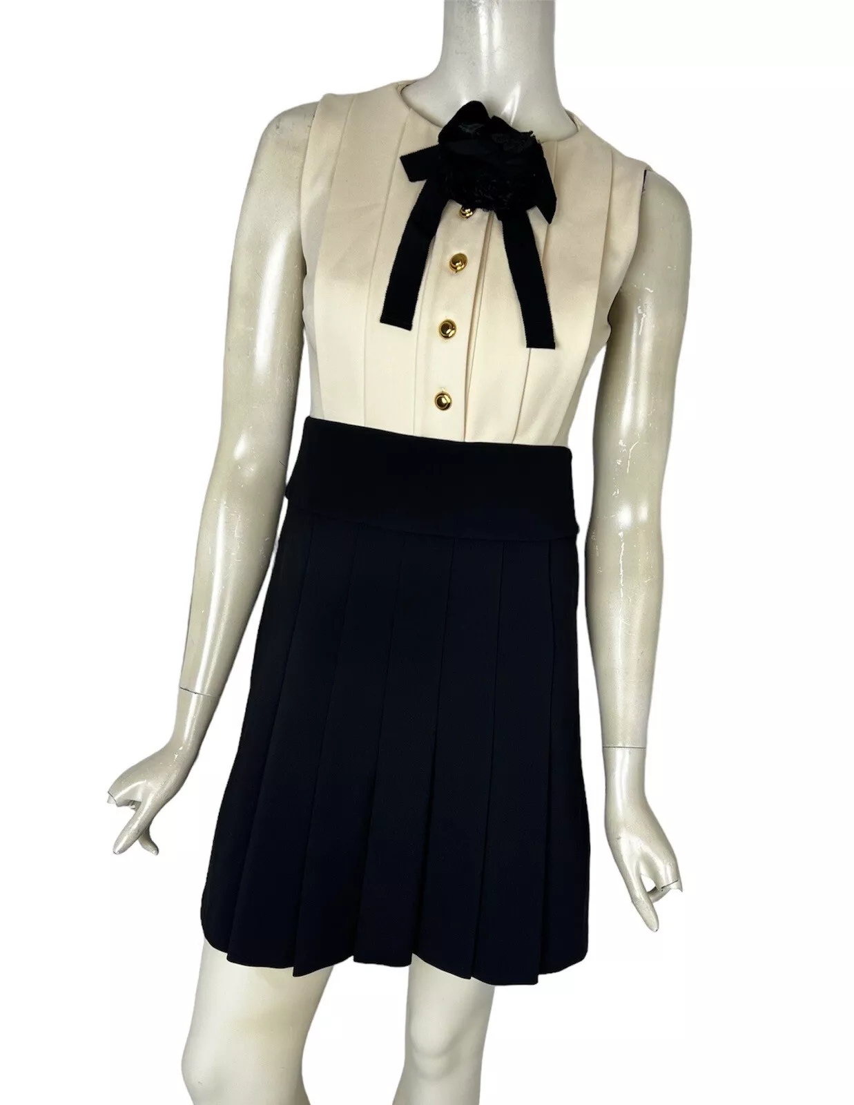Robe GUCCI deux tons plissée sans manches dentelle noire broche boutons dorés taille S