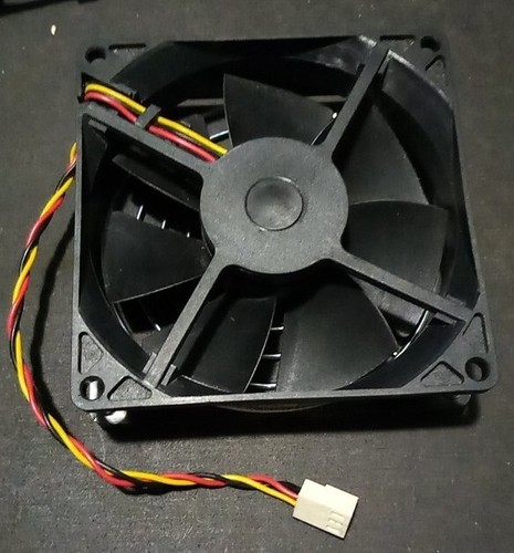PC Lüfter DC 12V / 0,36A 90x90mm 3-Draht