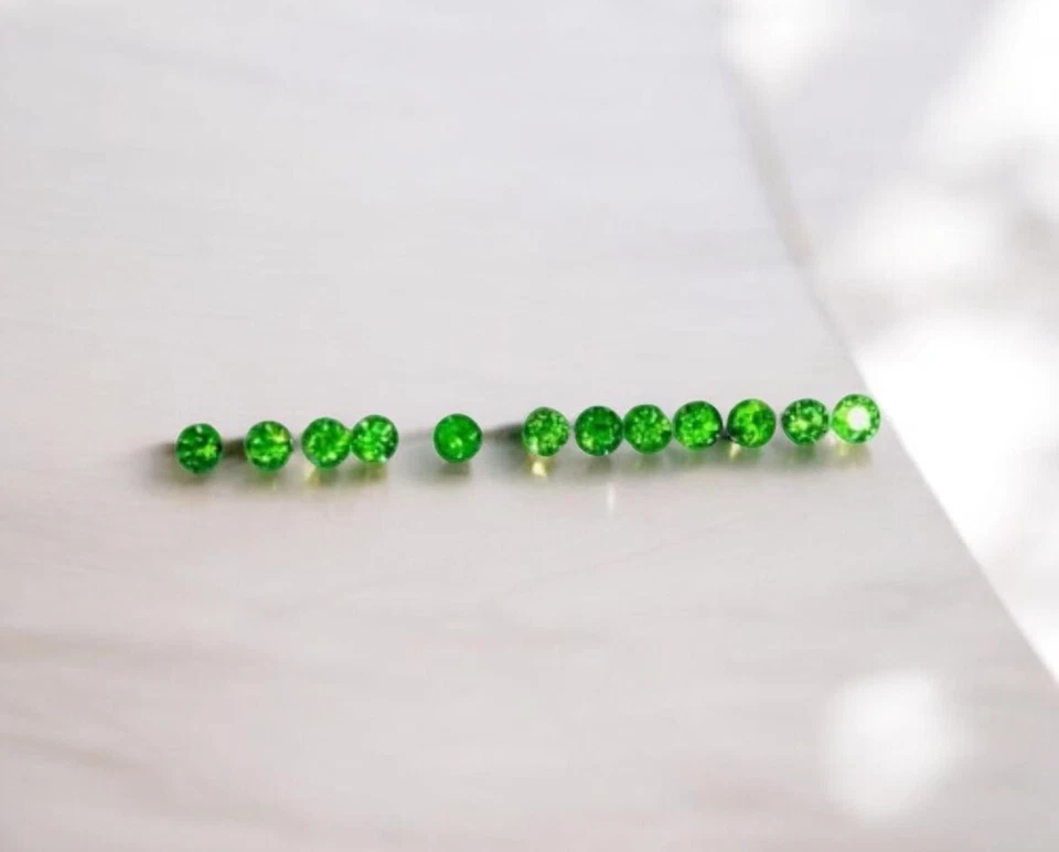3.02ct 1.5mm Round Wonderful 100% Natural Green Diopside loose gemstone - Image 2 of 4