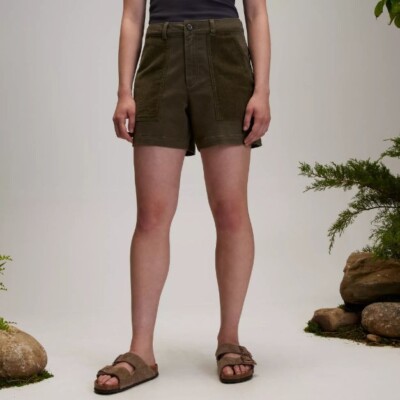 Alpine Design Women's Mixed Fabric Short Size 6