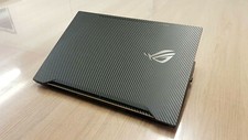 Asus ROG Zephyrus M - Carbon effect vinyl laptop skin cover