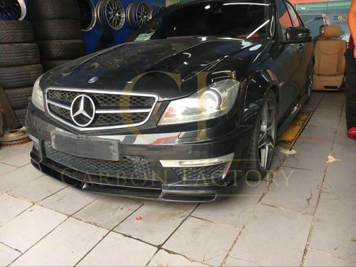 Divisor delantero de fibra de carbono estilo AMG para Mercedes Benz W204 C63 Facelift 12-14 - Imagen 6 de 13