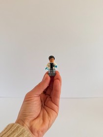 Lego Jurassic World Dr. Henry Wu White Lab Coat Minifigure 75919