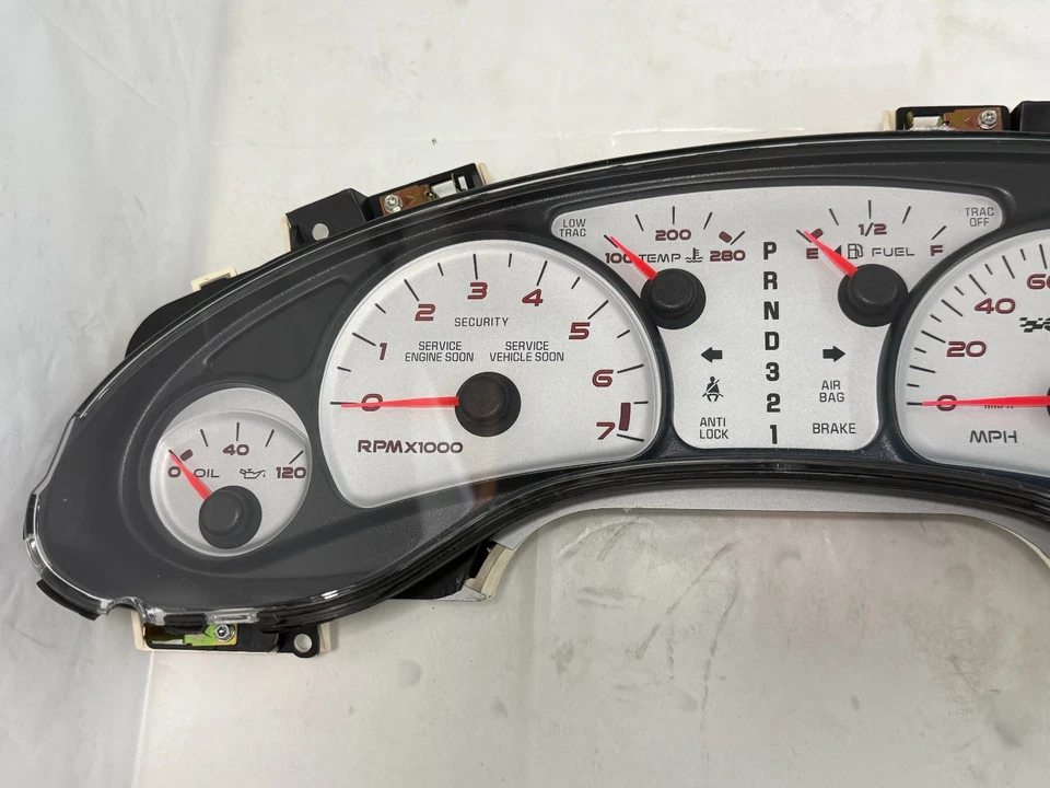 Painel de instrumentos velocímetro Pontiac Bonneville GXP SSEI 00-05 FABRICANTE DE EQUIPAMENTO ORIGINAL 25764388 - Imagem 2 de 4