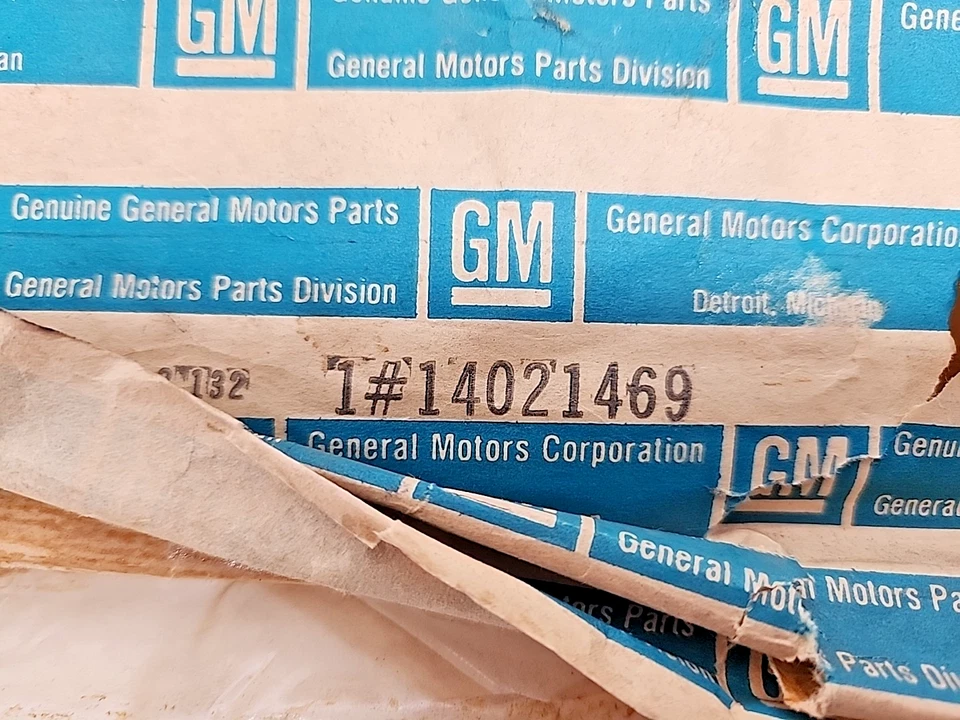 Nuevo de Lote Antiguo Guardabarros Delantero Marcador Inferior Borde 14021469 1982-88 Chevy Monte Carlo (885) Foto 2 de 4